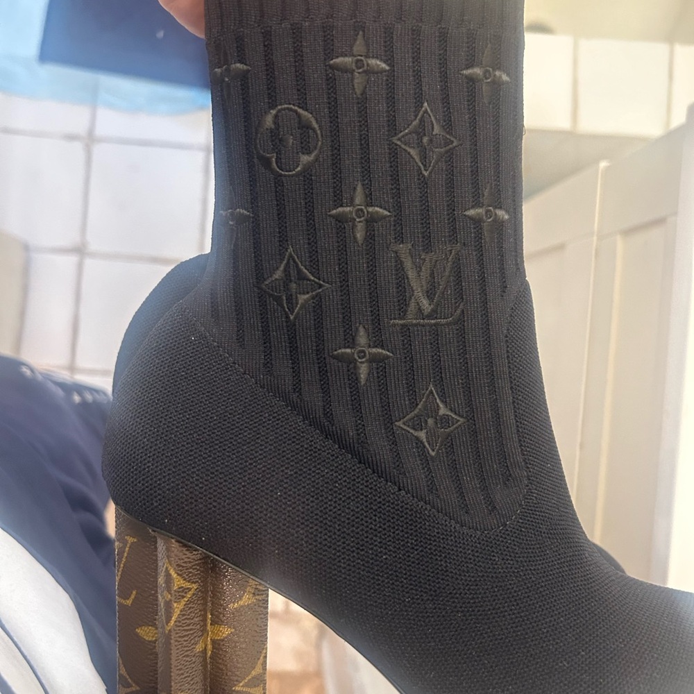 Louis Vuitton knit ankle boots sz 38 euro size 38 women’s - Picture 10 of 16